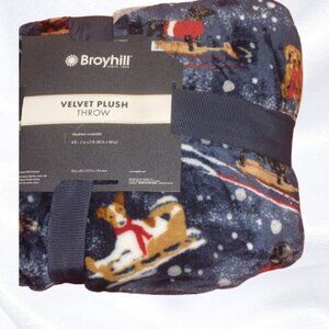 Broyhill Plush Throw Sledding Dogs 50 in. x 60 in. Blue Christmas Holiday